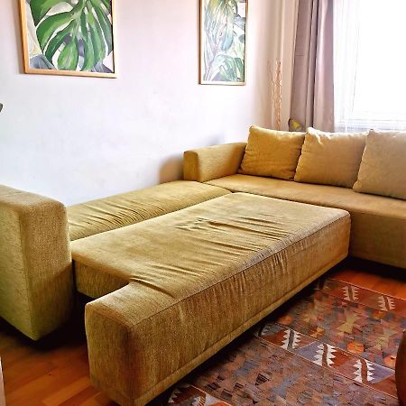 Cozyhome Retro Apartment Bratislava Bagian luar foto